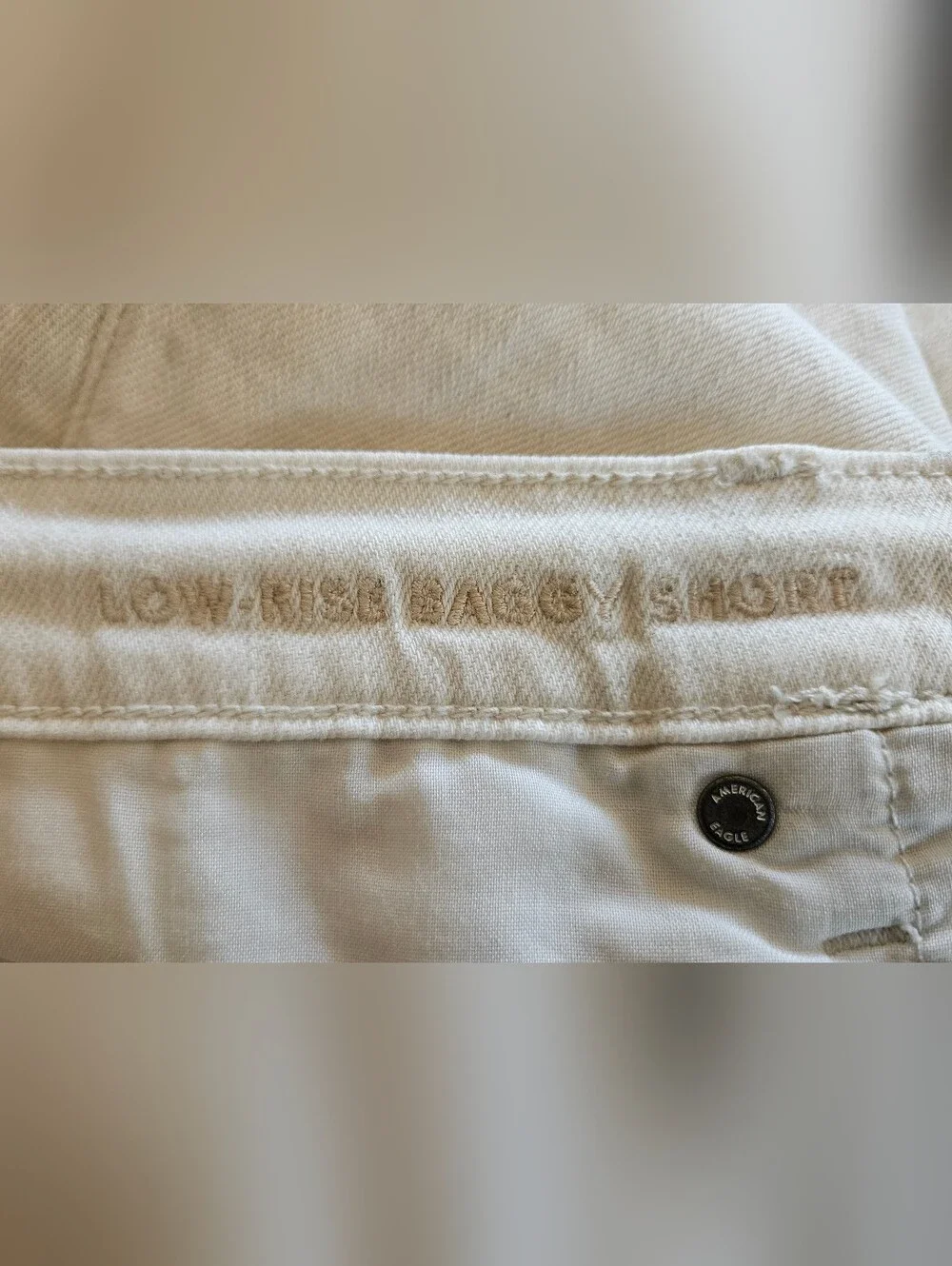 America Eagle Low Rise Baggy Fit Shorts Size 16
